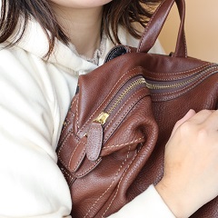 シフォン「メレンゲショルダー」レビュー。驚きの軽さ柔らかさ | 革 